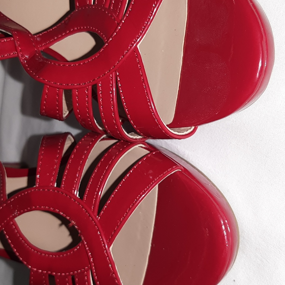 Red Sandals - Picture 5 of 7